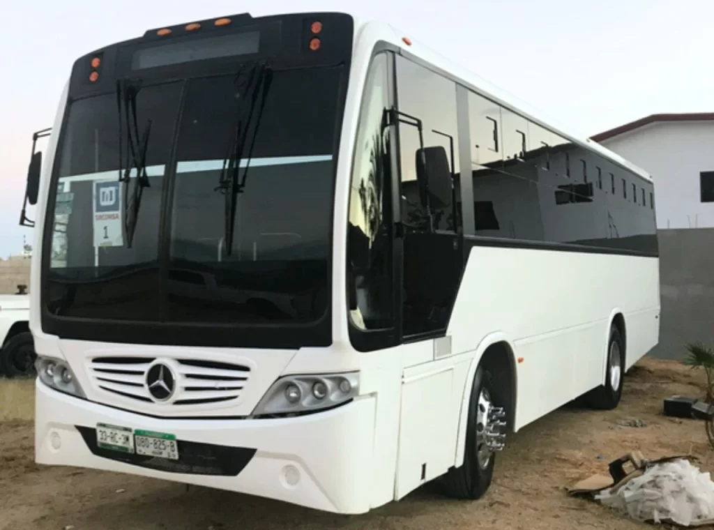 autobus-caribu-mercedes-benz