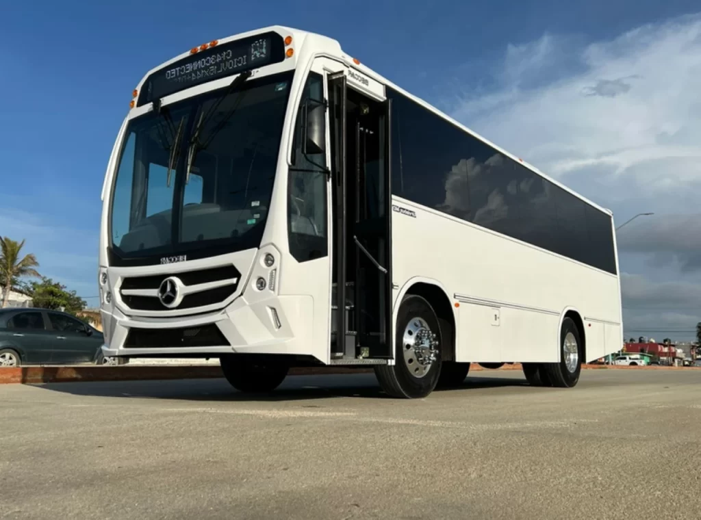 autobus-mercedes-benz